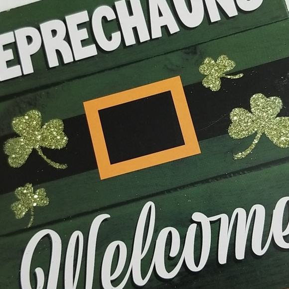 🍀NEW "Leprechauns Welcome" Distressed Wood Home Decor - Picture 12 of 17